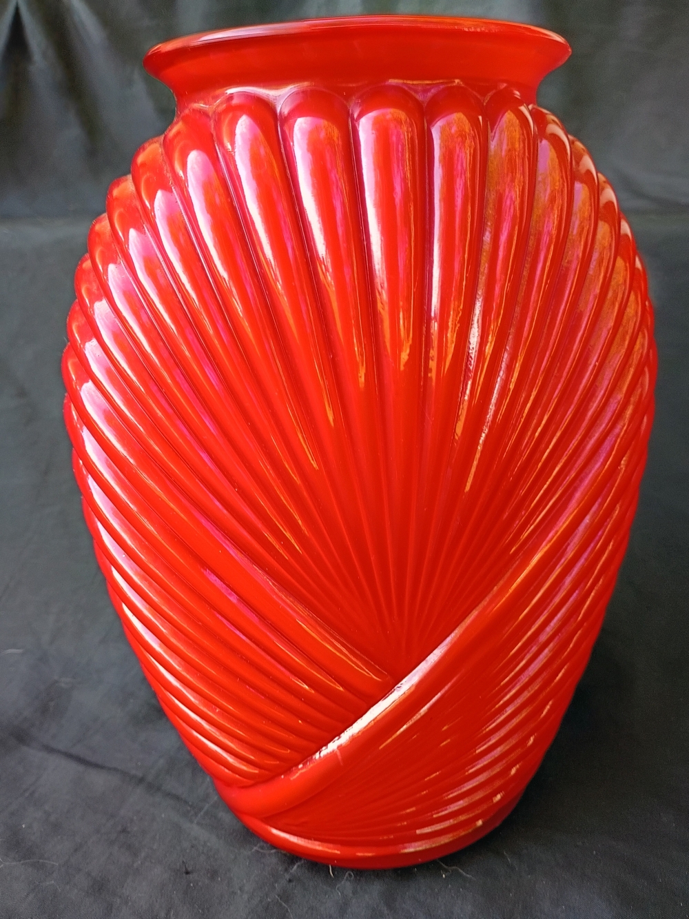 Vtg 9.5" Ribbed Draped Fan Glass Red Vase Anchor Hocking MCM Art Deco 1980s